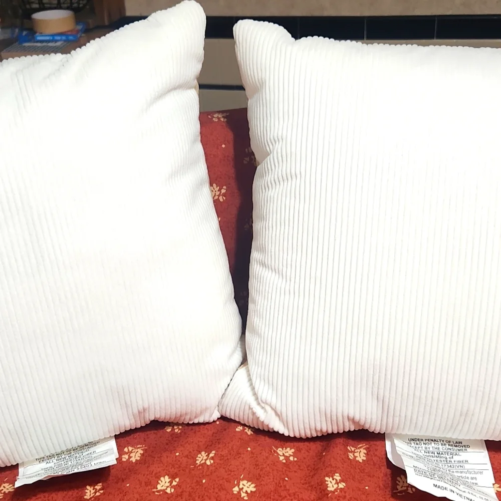 room essentials throw pillows - Picture 3 of 8